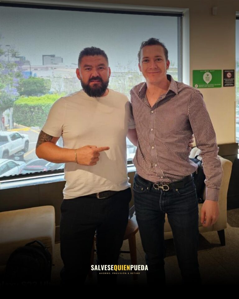 Mi cliente más joven decidió tomar acción y proteger su futuro.🤯  Su testimonio es un gran recordatorio de lo importante que es informarnos y actuar a tiempo cuando se trata de nuestro retiro. Aunque ya tenía varias inversiones, entendió que un Plan Personal de Retiro (PPR) era clave para asegurar su estabilidad a largo plazo.  Cuando hablamos sobre las condiciones actuales de las pensiones y lo que enfrentaremos en el futuro, no dudó más y decidió comenzar su plan HOY.   Ver a personas jóvenes tomando decisiones responsables con su patrimonio me motiva cada día a seguir compartiendo información valiosa. Porque el futuro no se improvisa, se planea.   ¿Ya tienes un plan para tu retiro? Escríbeme y juntos diseñemos la mejor estrategia para ti.
